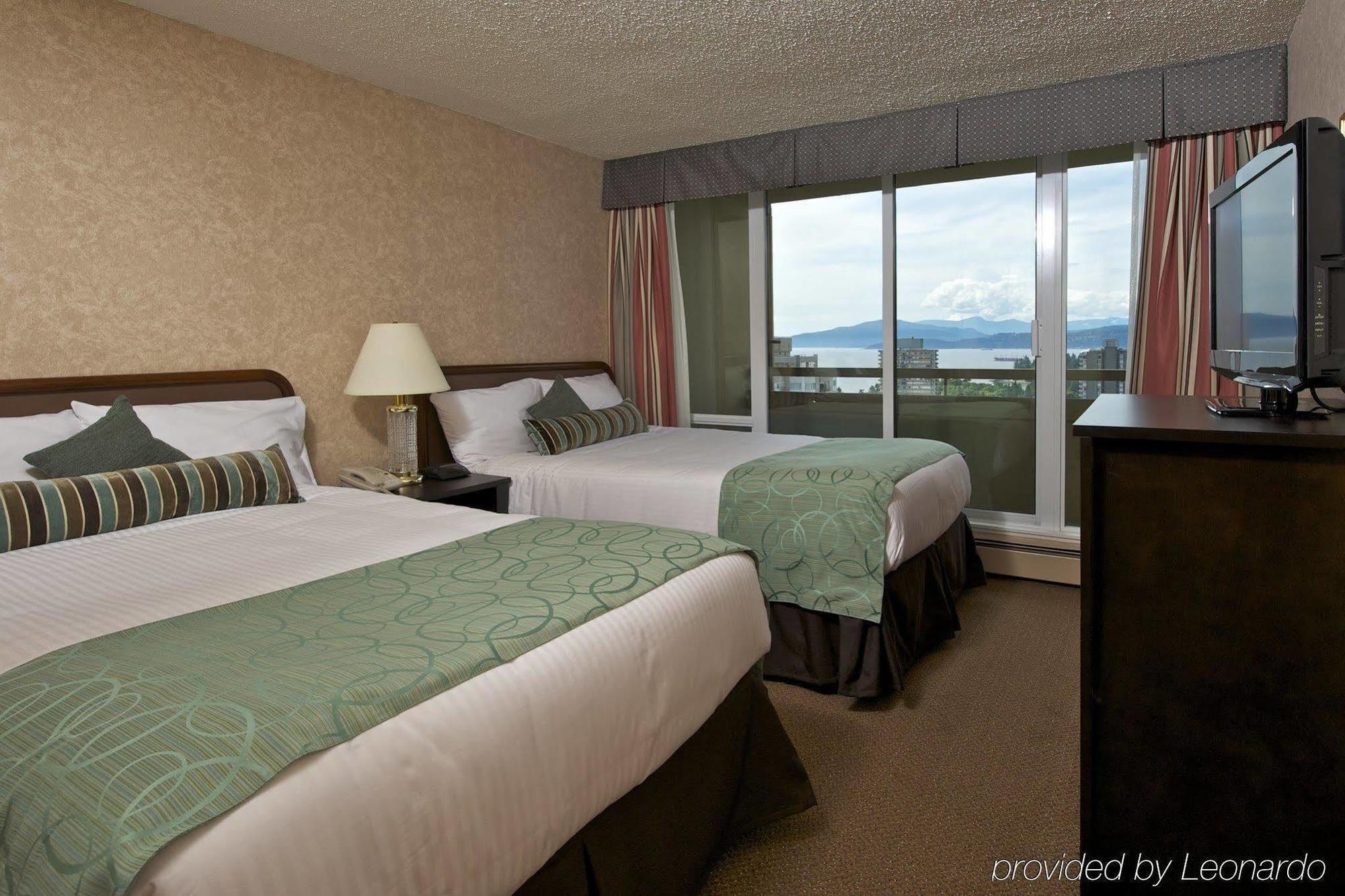 Coast Plaza Hotel And Suites Vancouver Pokoj fotografie